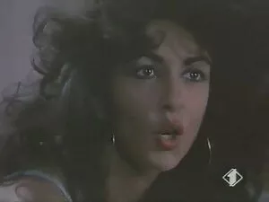 かなり幅の美しいビーチには吸いません 女 ...