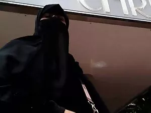 タイツの女の子は、撮影中に癌に苦しんだ。 ...