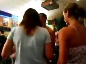 キッチンで吸う 女性 向け の sex  ...