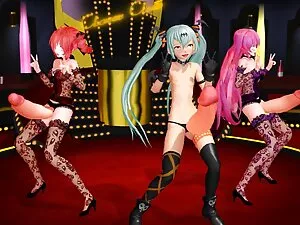 金髪髪がいるような十字架につけられていま ...