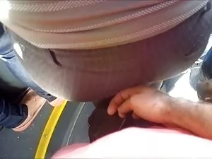 私は彼にバルコニーで吸うためにコックを与 ...
